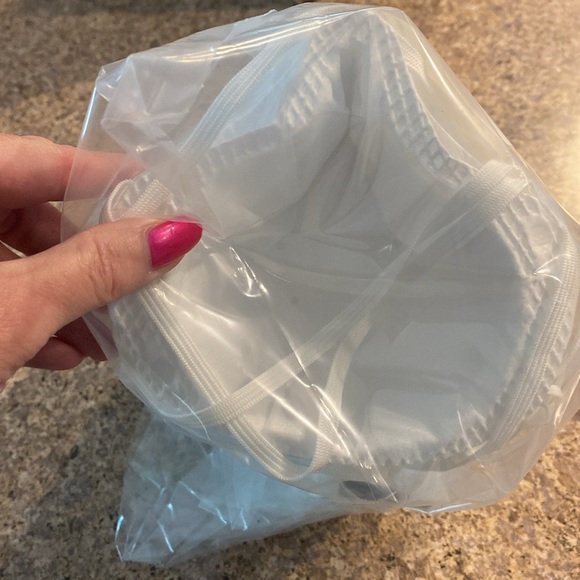 3 Packs Honeywell NIOSH N95 Disposable Respirator Not Surgical Masks DC300N95 - Picture 3 of 11